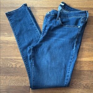 👖Levi’s 311 Shaping Skinny jeans. Size 33.